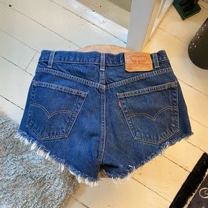 LEVI JEAN SHORTS